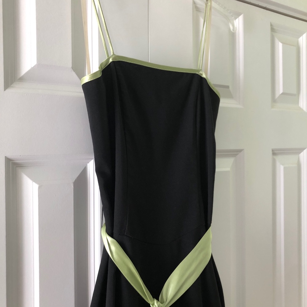 ⭐️ Retro Dress - Picture 4 of 5